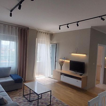 Lu-Er Tirana Center Apartment ภายนอก รูปภาพ